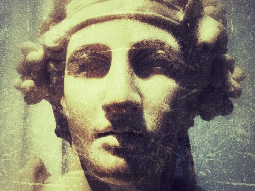Greek Statue.jpg Old friend from Greece